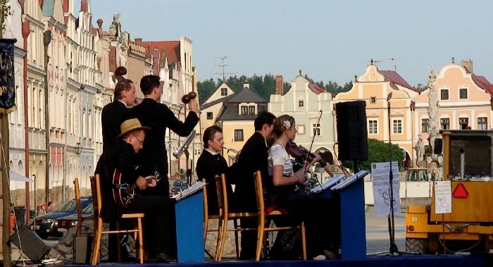 e` Telc