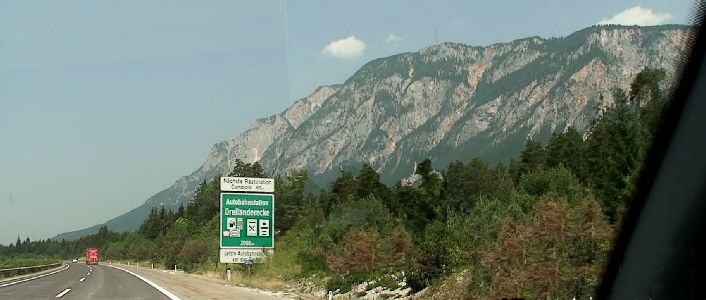 C^AECamporossot߂̑啪FKarnische-Alpen̓h}Cgn̊R