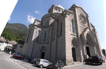 Santuario di Re:Madonna della Sangue